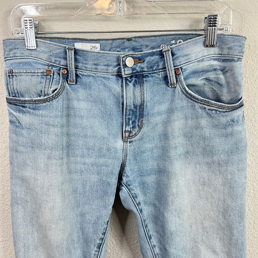 Gap 1969 Sexy Boyfriend Mid Rise Jeans Women's 26 Light Wash Cotton Cropped - Picture 2 of 7